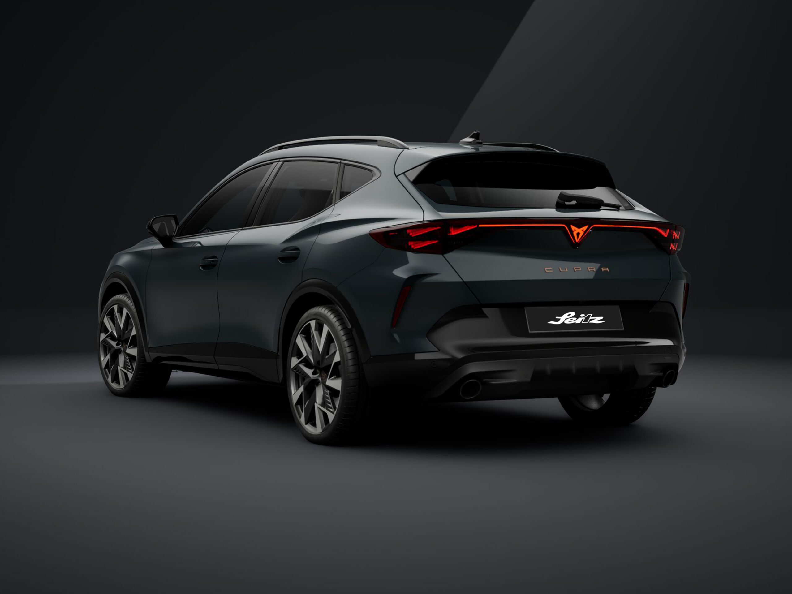 CUPRA-FORMENTOR-2.0-TSI-VZ_Heck_Seitz